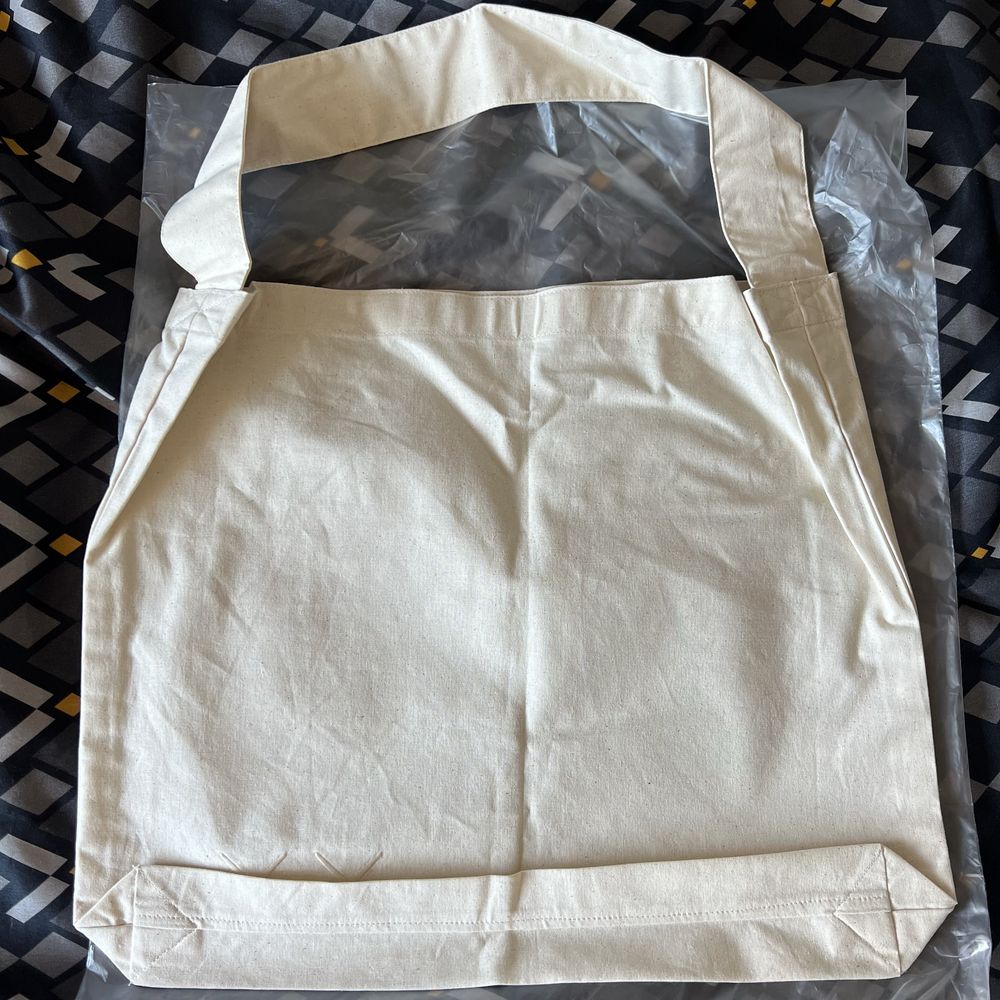 Torba KAWS x Uniqlo