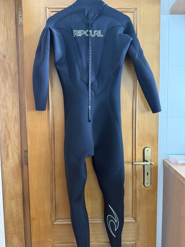 Fato Rip Curl 4/3 (Tamanho M)