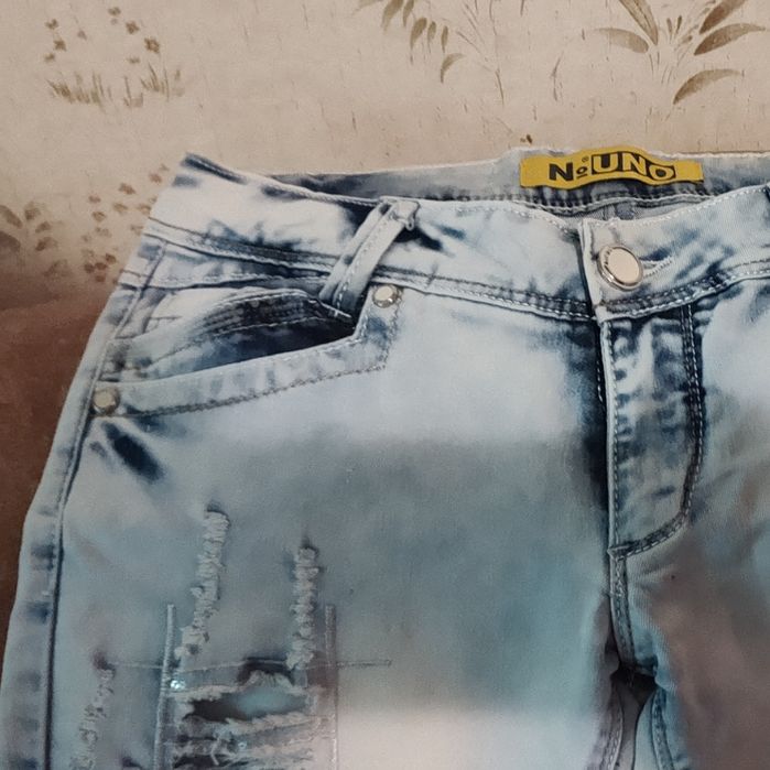 Продам джинсы рваные