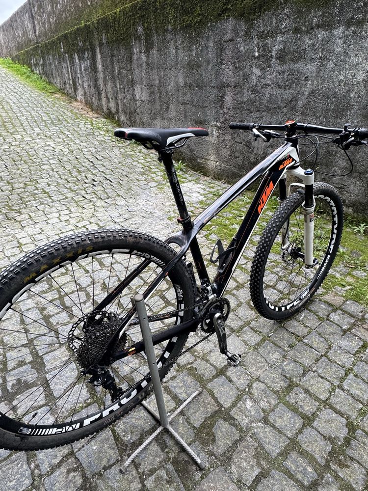 Ktm Myroon race