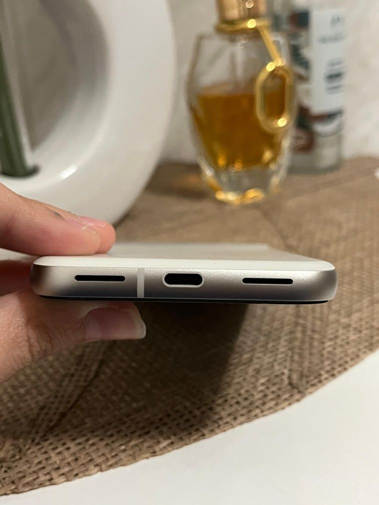 Google Pixel 8a - 128GB - Porcelain - Desbloqueado