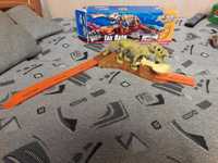 Hot Wheels tor z dinusiem