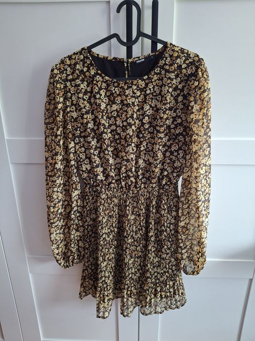 Kwiecista sukienka Cropp S