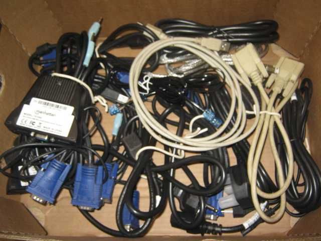 Sprzedam komputer stacjonarny ,kable, złącza, wentylator