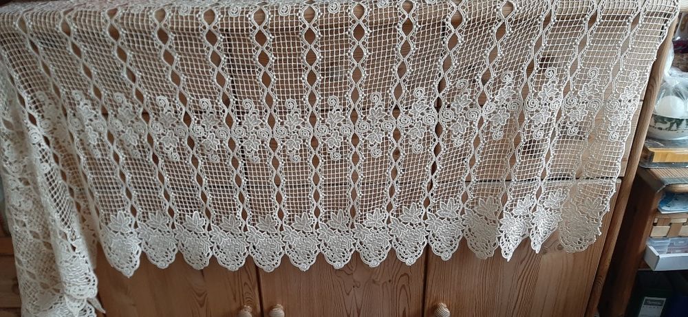 Krótka firana z gipiury