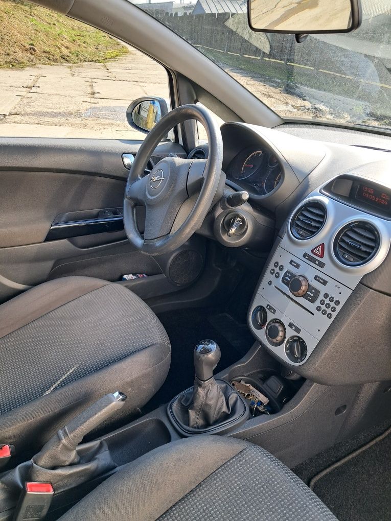 Opel corsa 1.4 benzyna