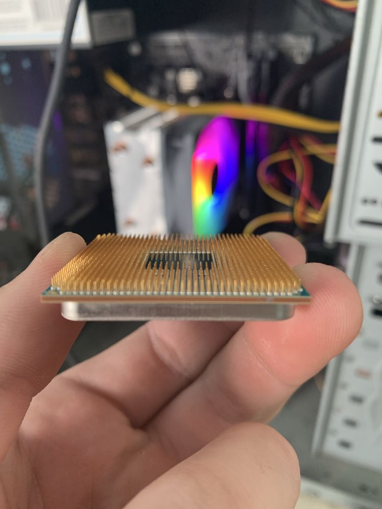 AMD Ryzen 3 2200g