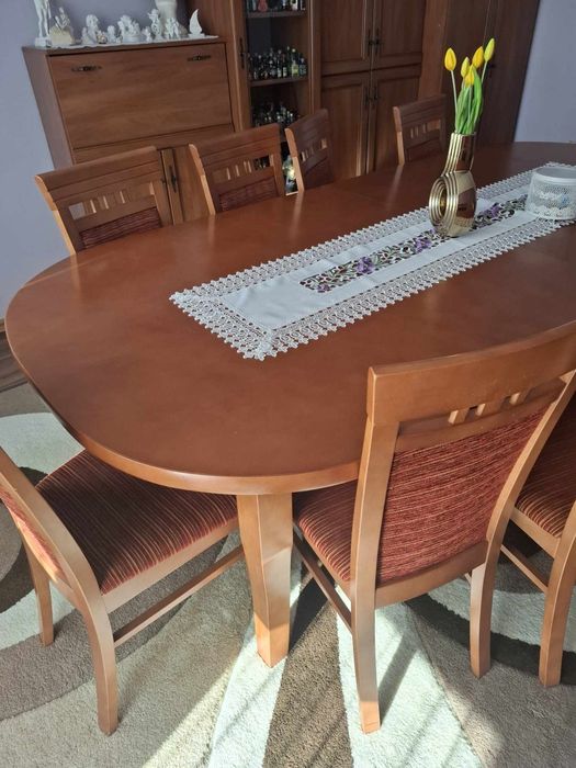 Stół  z krzesłami