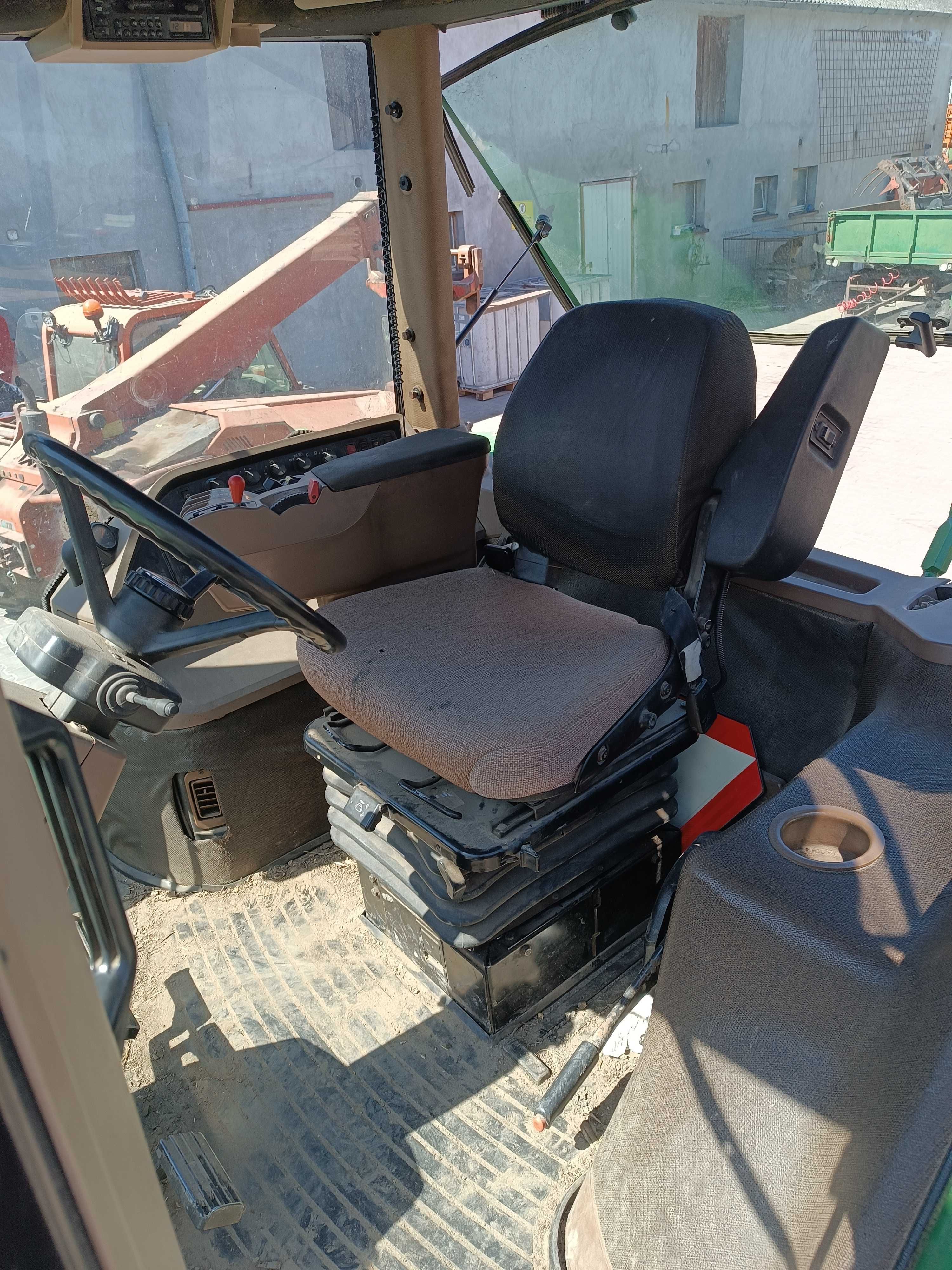 John Deere 8100.