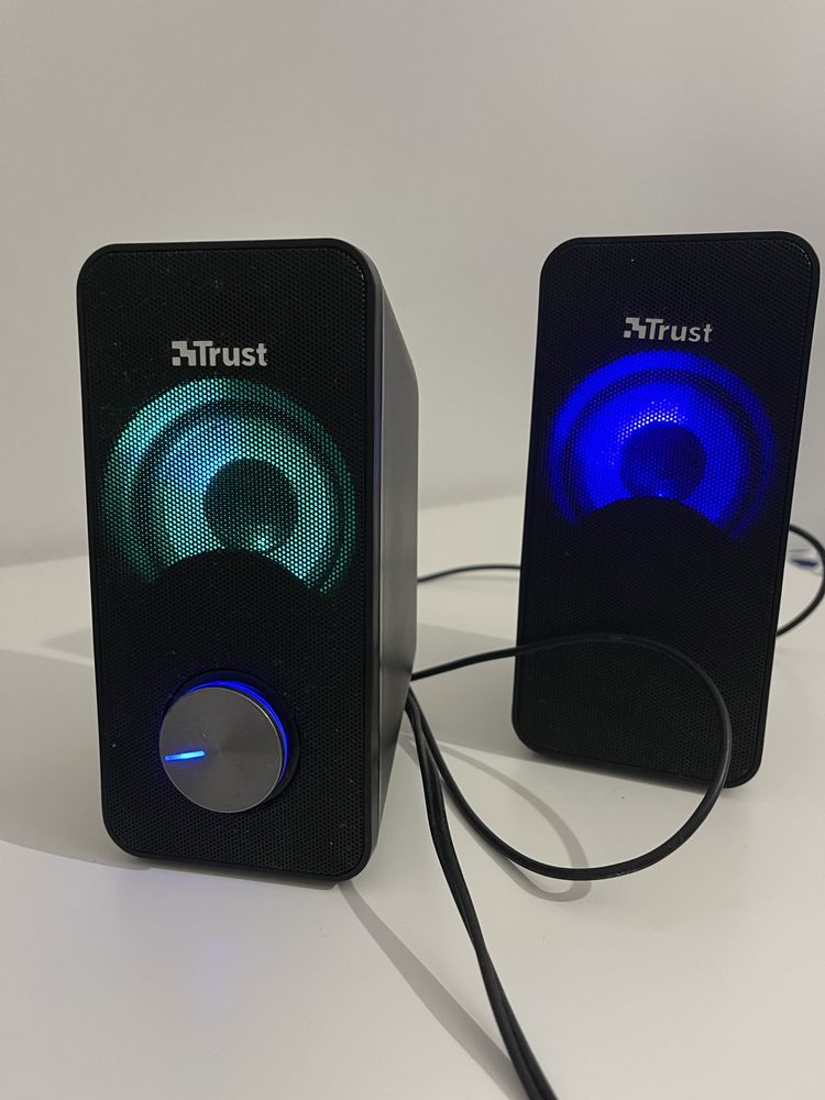 colunas Trust 2.0 speaker set com leds