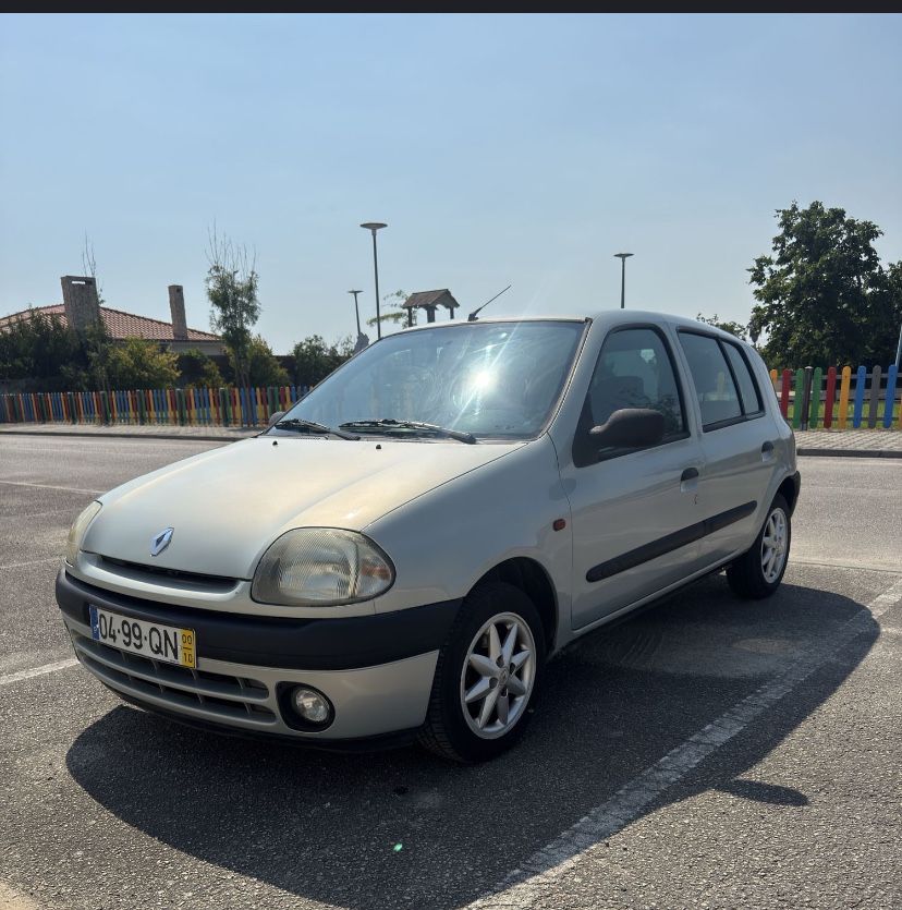 Renault Clio 1.2 - 2000