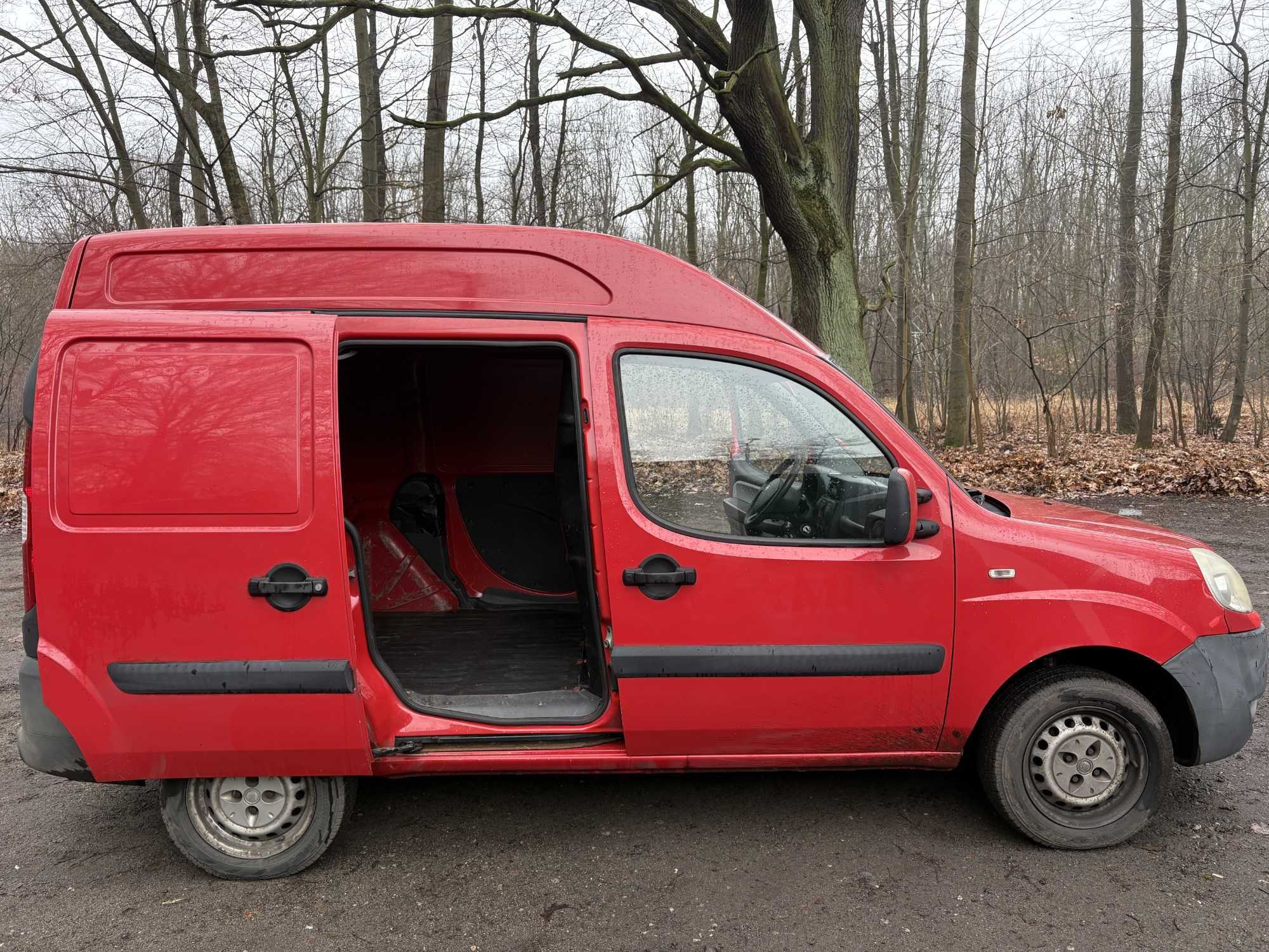 FIAT DOBLO cargo 1,3 JTD polift  L1H2  stan idealny  podwyższany