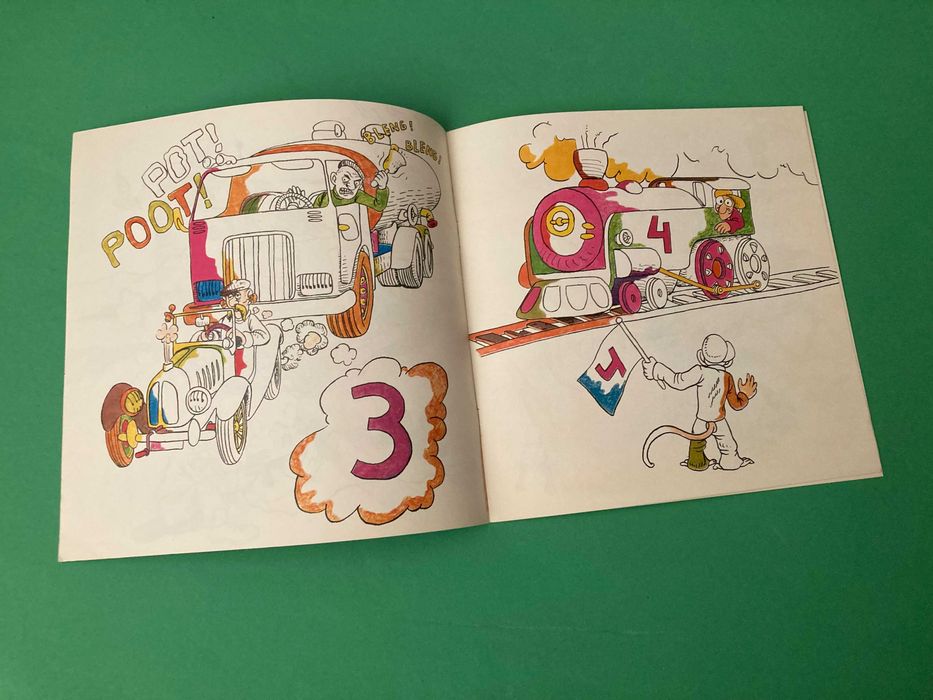 Livro de Colorir Anos 70/80 Papelaria Fernandes - Novo