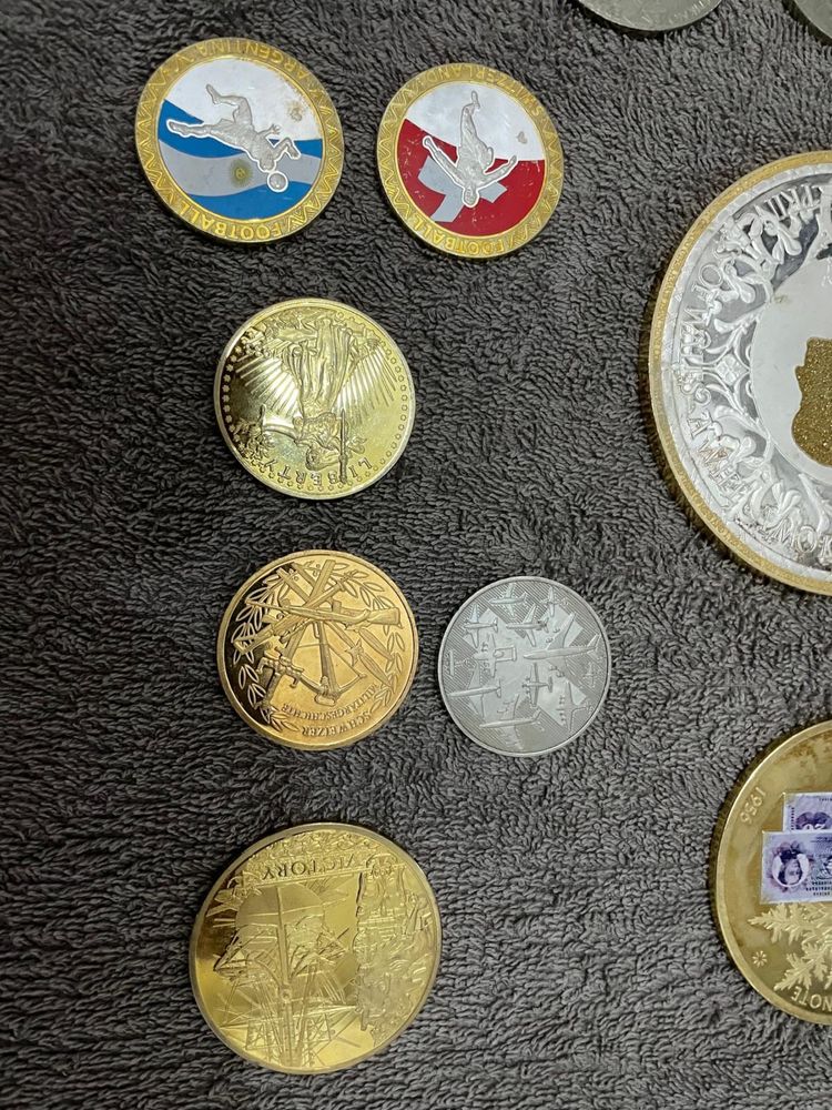 Medalhas douradas e prateadas