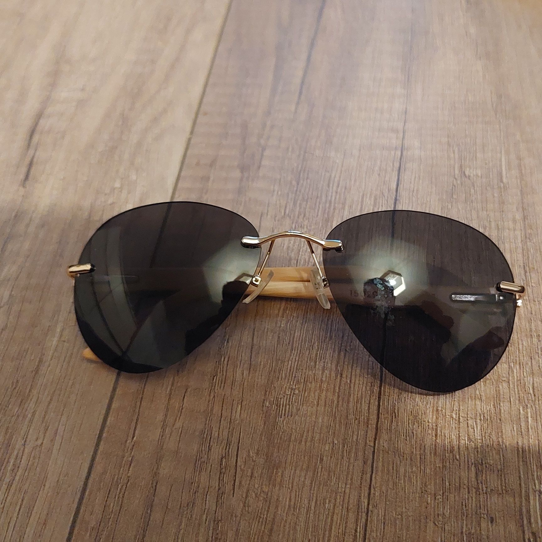 Okulary przeciwsloneczne drewniane
