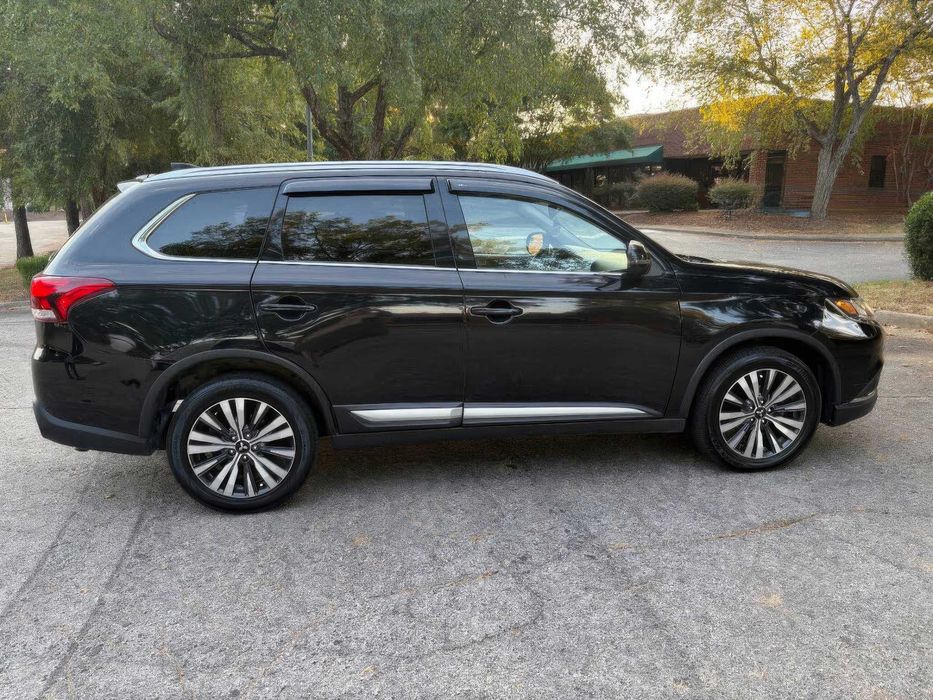 Mitsubishi Outlander SE S-AWC      2020