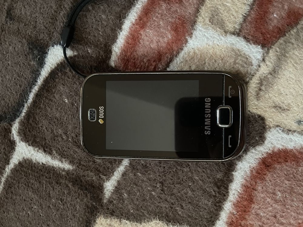 Телефон Samsung gt-b7722
