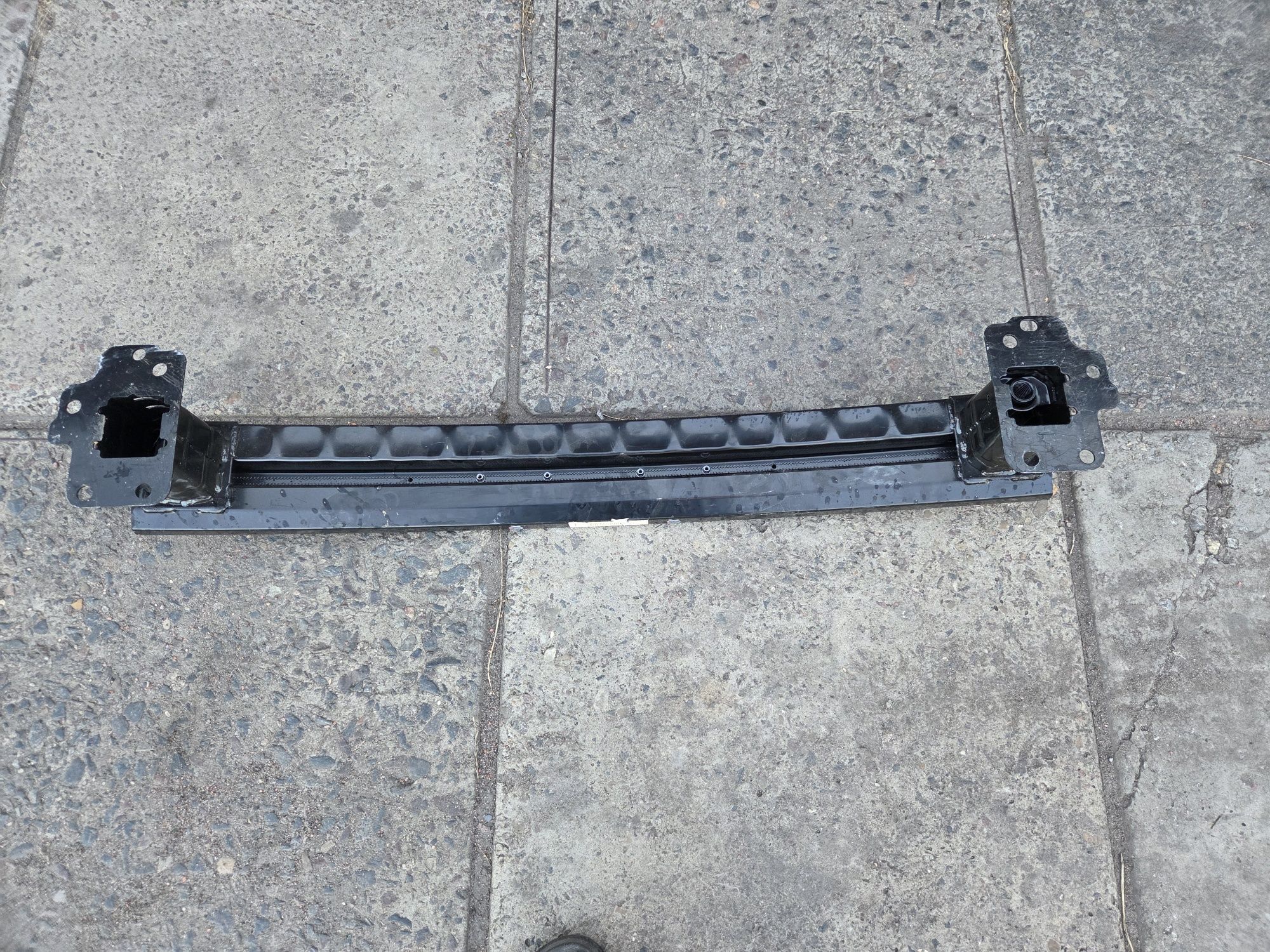 Підсилювач переднього бампера Renault Arkana 752100723R, 2021-