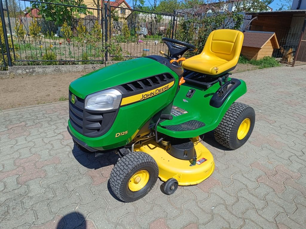 Traktorek John Deere d125