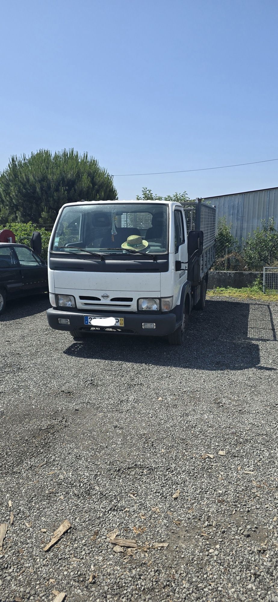 Nissan  cabstar 120