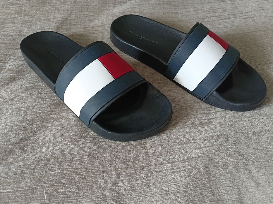 Klapki Tommy Hilfiger, rozm.45-46, długość 30.5 cm.