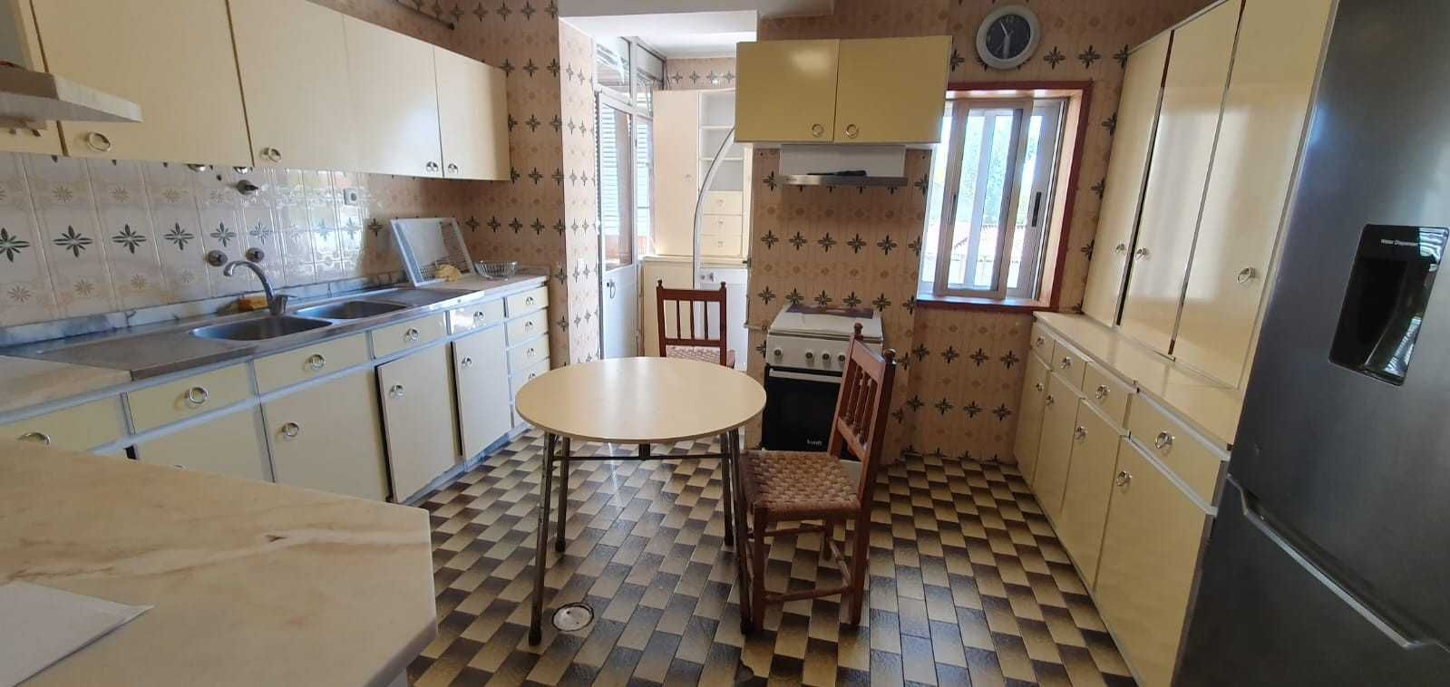 Arrenda-se Magnífico Apartamento  T4 em Chaves,