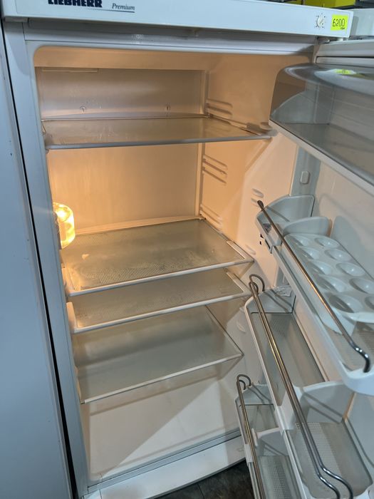 Витрина холодильна LIEBHERR, професійна  360 літрів .