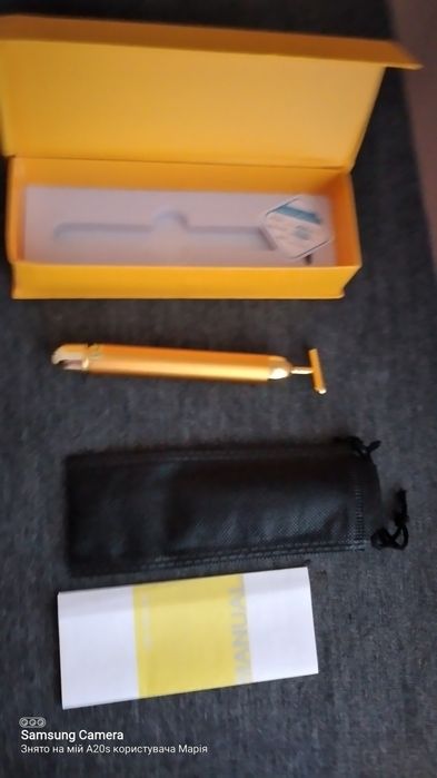 Масажер для лиця.