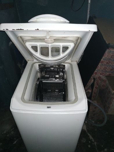 Продам стиральную машинку indesit (б/у) в Мариуполе.