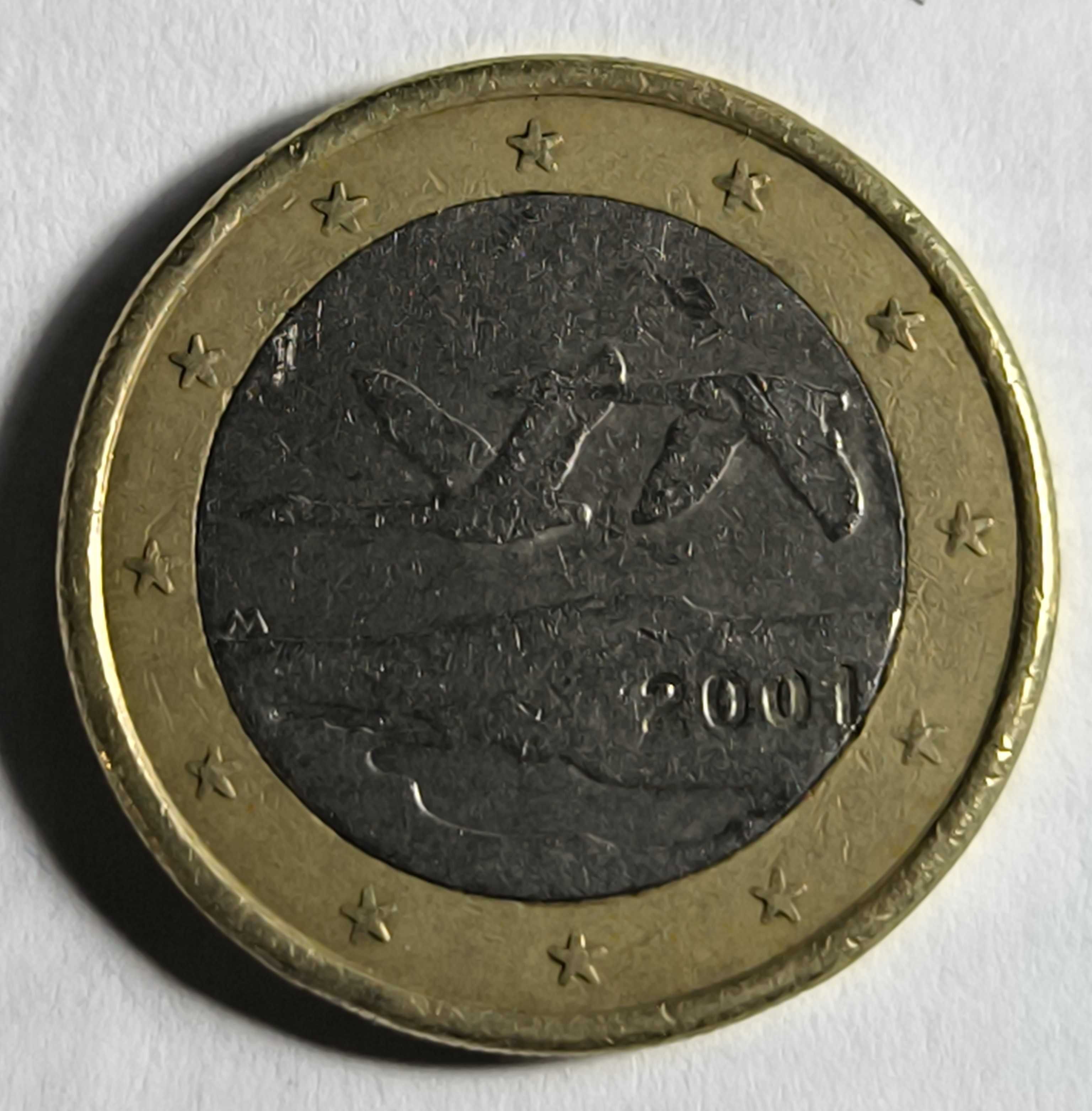 Um euro de 2001 da FinLândia rarissima com excesso de metal