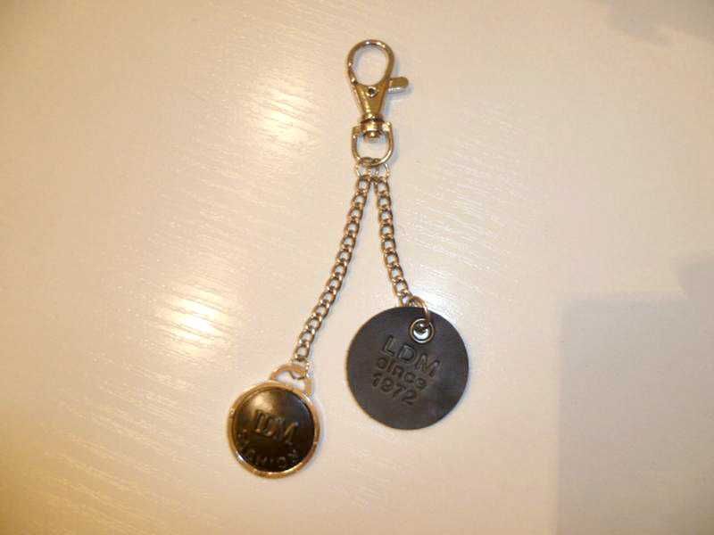 Новый брелок натуральная кожа+металл