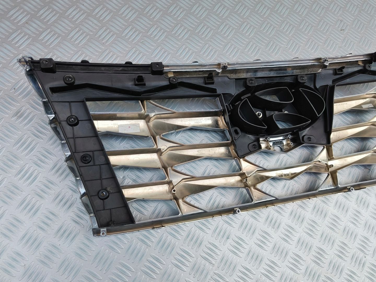 Hyundai Tucson 2022 2023 Grill Atrapa przód pod Kamere Chrom Usa
