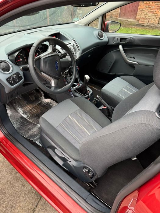 Ford Fiesta mk7 1.25 benzyna bezwypadkowy Import z Niemiec