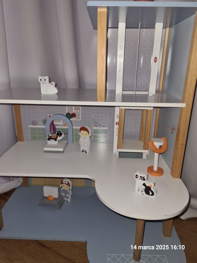 Elefun szpital domek dla lalek 3 piętra winda