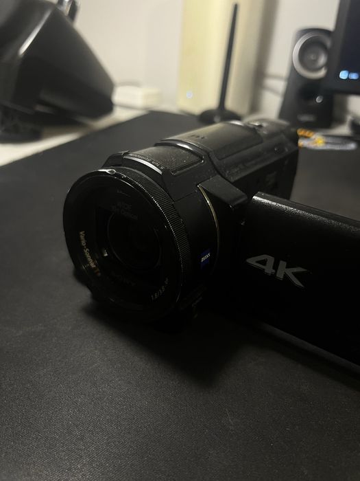 Sony Handycam FDR-AX33
