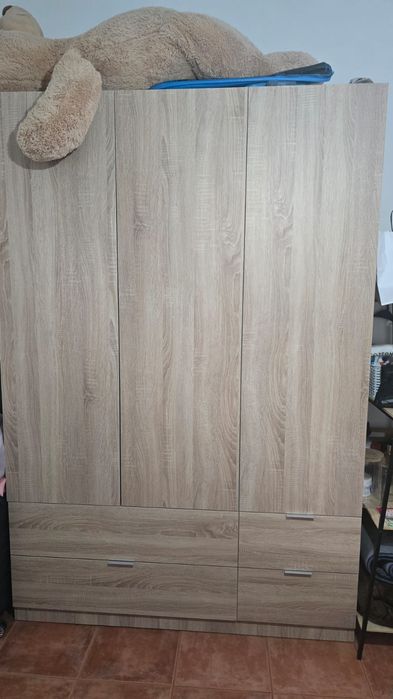 Armario de roupa novo