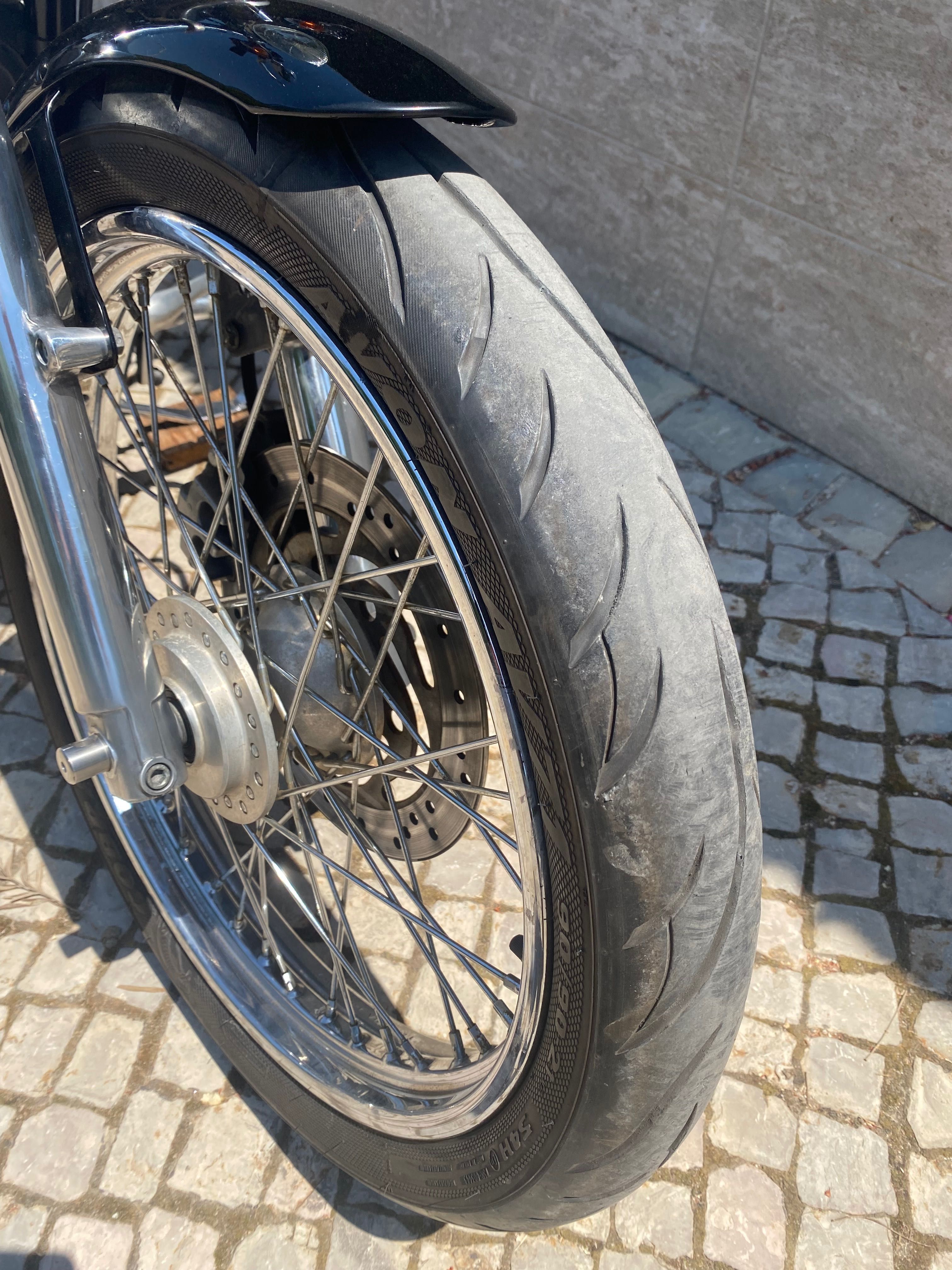 Harley Davidson Sportster 883 Custom