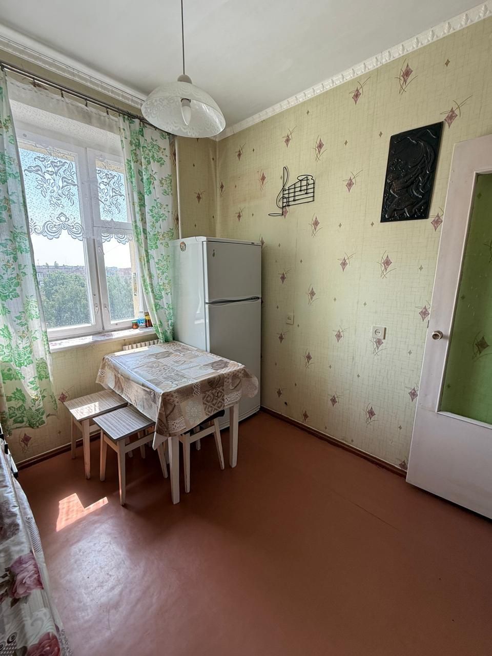 Продам 2 кімнатну квартиру вул. Макарова