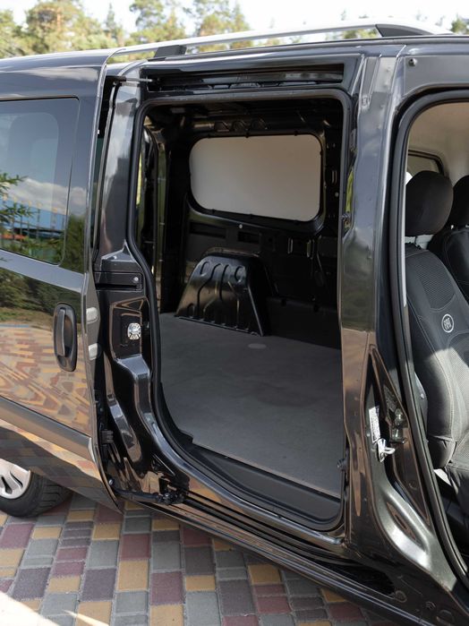Вантажний автомобіль Fiat Doblo Maxi 2012