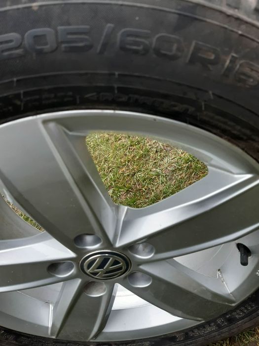 Шини 205/60 R16 Nokian комплект