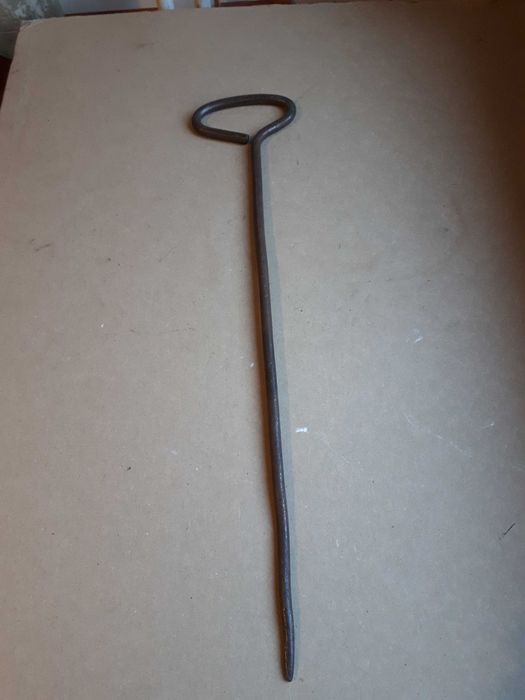 Wycior szpikulec szpic z rączką do wbijania w ziemię  ostry pręt
