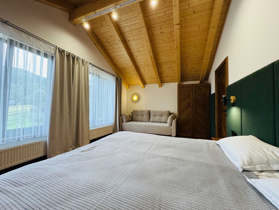 Продаж чотирьох котеджів (таунхауси), с.Поляниця(478 м.кв.)без комісії