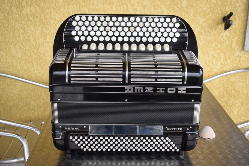 Acordeao Hohner Morino Artiste  IN 4 Voz 120 Baixox, N . 149