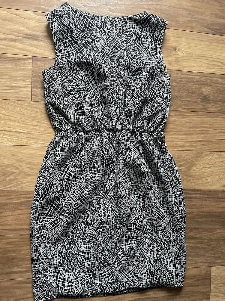 Sukienka XS lekka