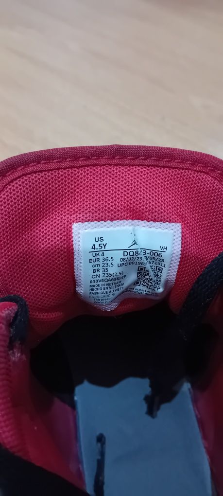 Air jordan 1 mid vermelhas, edição especial!