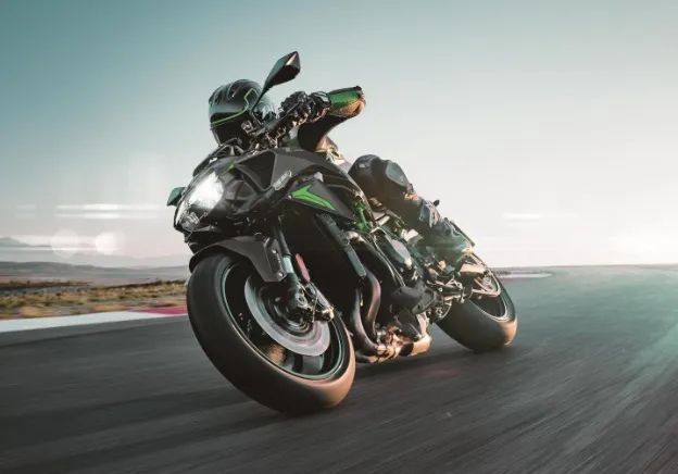 Kawasaki Z Kawasaki ZH2 / 4 lata gwarancji / Salon Kawasaki Warszawa-Łazy