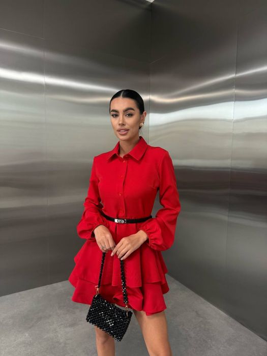 Жіноча сукня з воланами