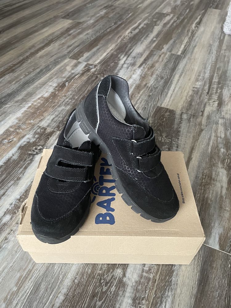 туфлі-кросівки  Бартек 35 розмір 22,5 см