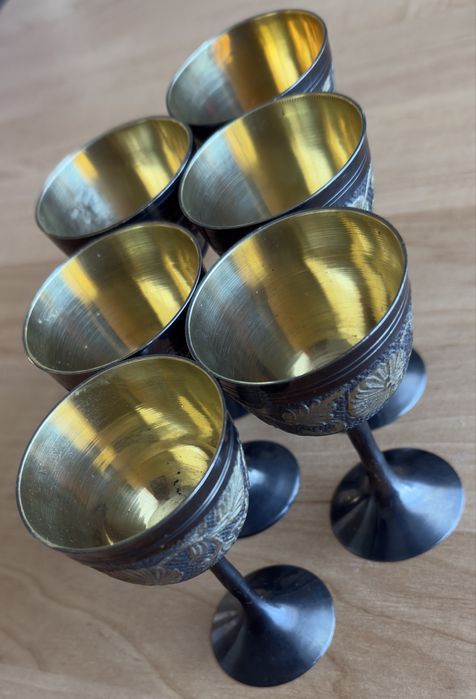 Komplet kieliszków ozdobnych metalowych (6 sztuk)