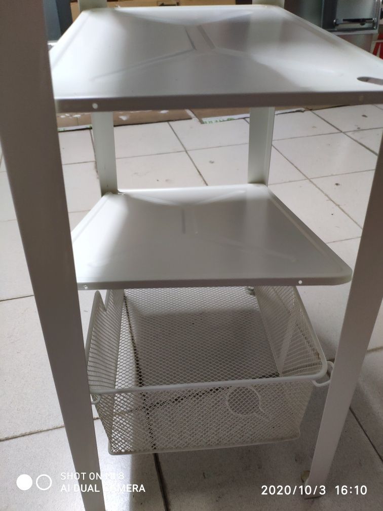 Mesa laptop IKEA como NOVA